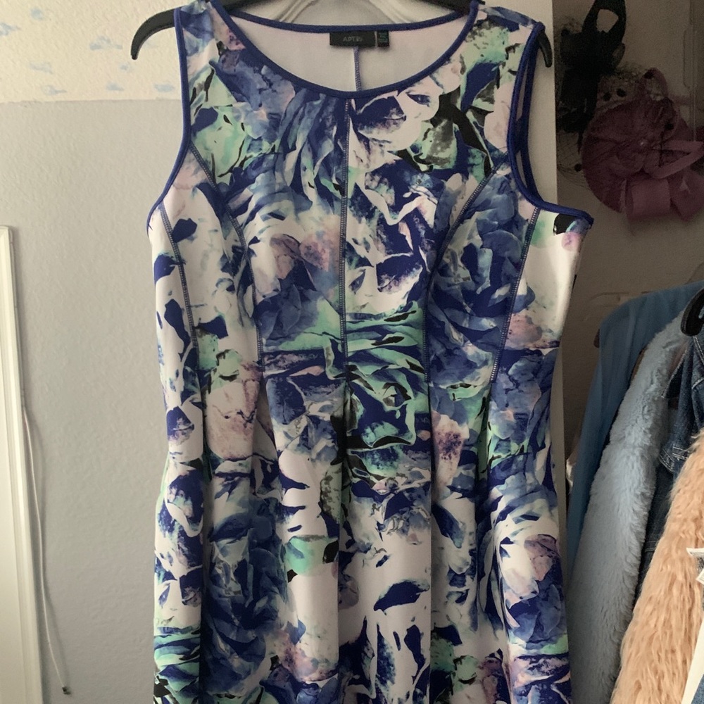 apt 9 scuba sleeveless colorful print dress, size 16, practically new